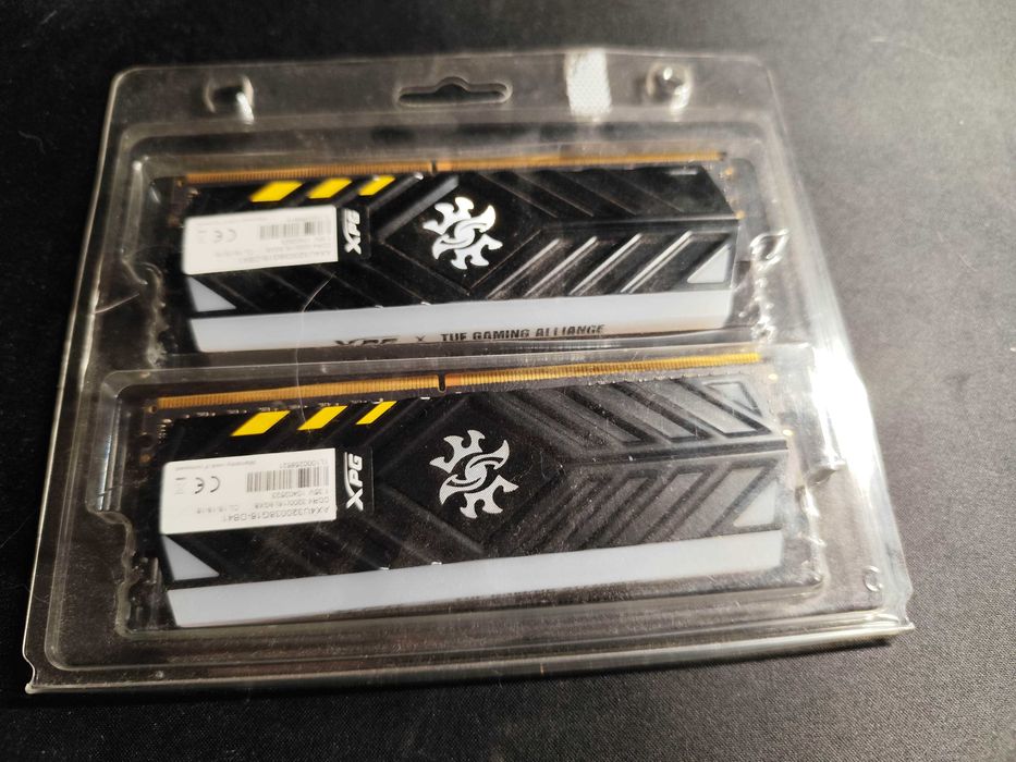 Memória RAM xpg 8GB DDR4 RGB 2X