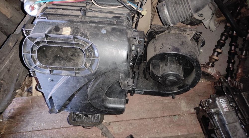 Двері,ручки,скло та інше на «Форд мондео 1»,95р.,1.8Б(універсал)