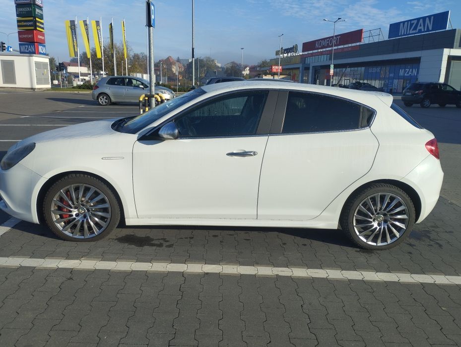 Sprzedam   Alfę Romeo Giuliette 1.4 170 km