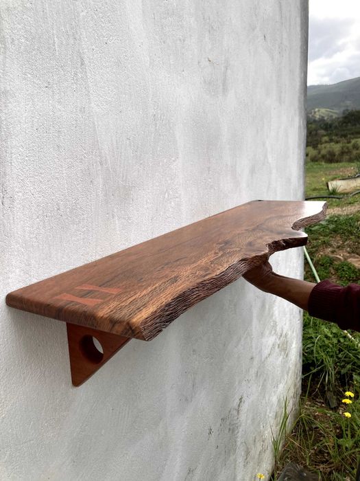 Prateleira em madeira de Azinho