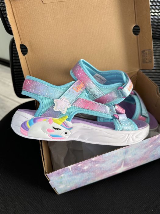 Детские мигающие тематические босоножки на липучках Skechers 32/33/35/36/37р