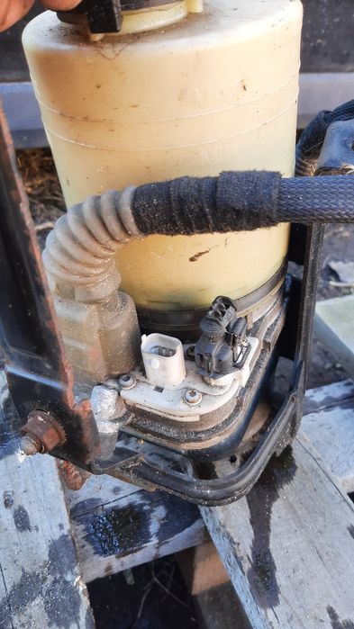 TRW pompa wspomagania Opel Vectra C Signum