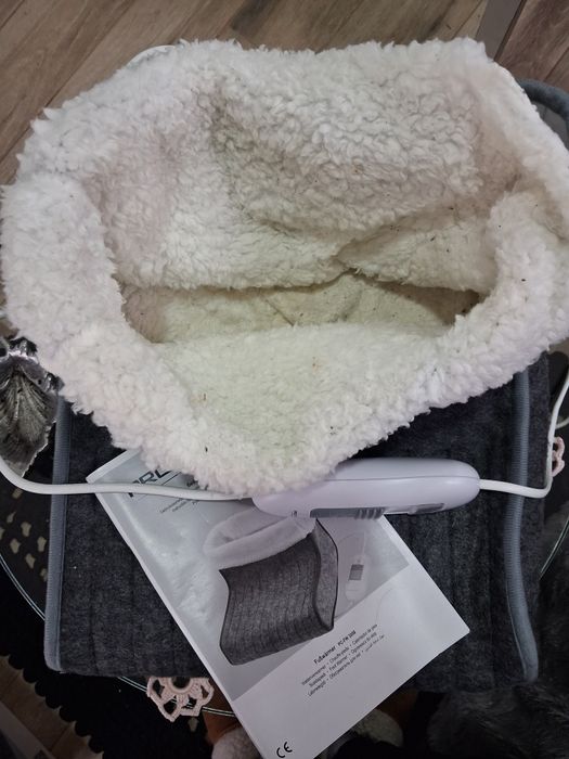 Aquecedor de pés elétrico com comando