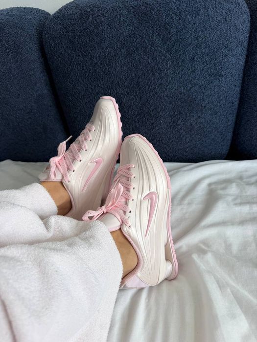 Кросівки Кроссовки NIKE SHOX R4 PINK FOAM  PEARL PINK Розовый Рожевий Кросовки демісезон