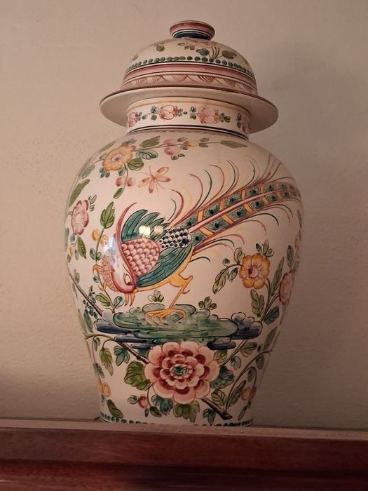 6 peças de cerâmica pintadas a mão