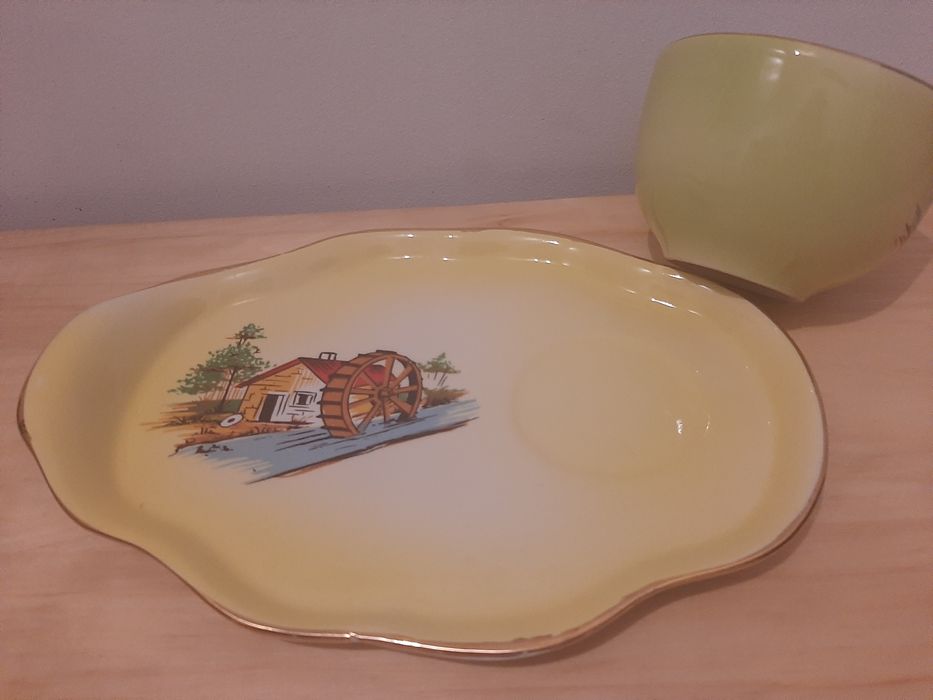 Almocadeira chavena  raul bernarda Alcobaça verde amarela