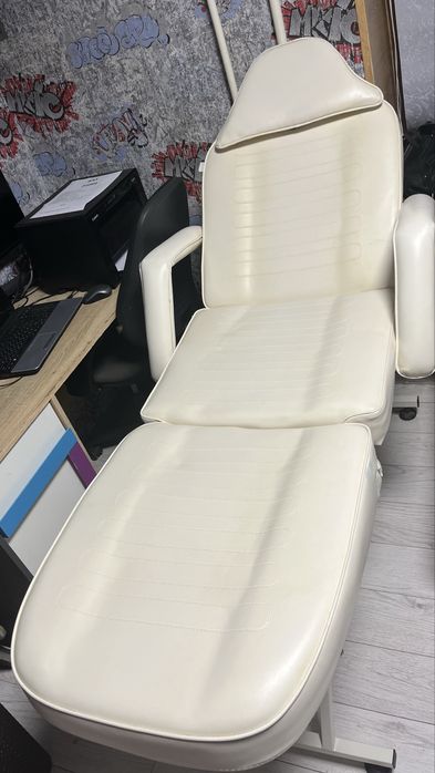 Кушетка косметологічна