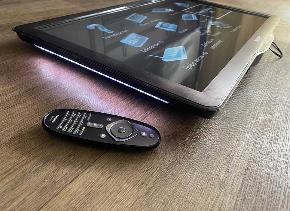 Телевізор /Екран Philips 32PFL7605H (Рамки металические ) 100 Гц/2 мс