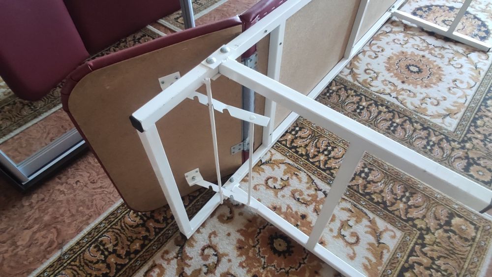 Кушетка медична нова.