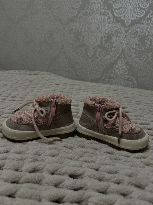 Взуття на дівчинку 12.5 (16 розмір)