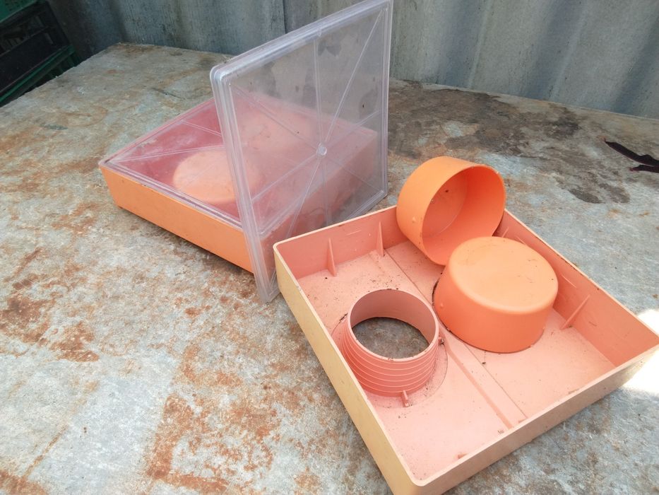 Кормушка для пчел