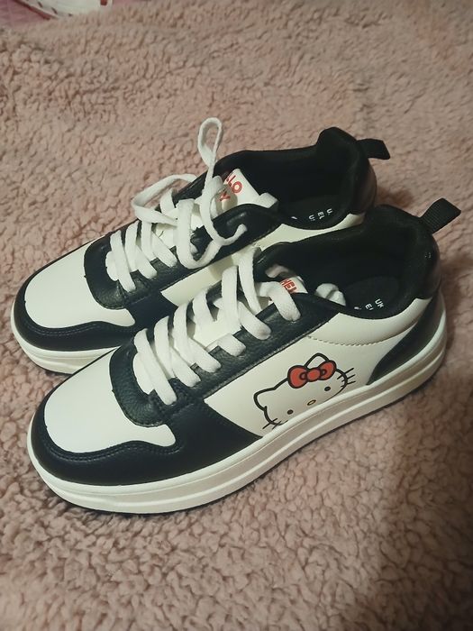Sapatilhas 36 Hello Kitty da Primark