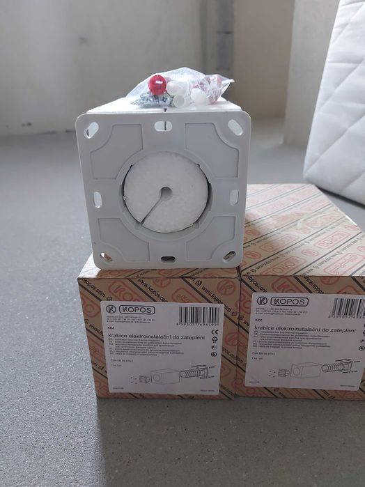 Puszka elektroinstalacyjna do systemu docieplającego