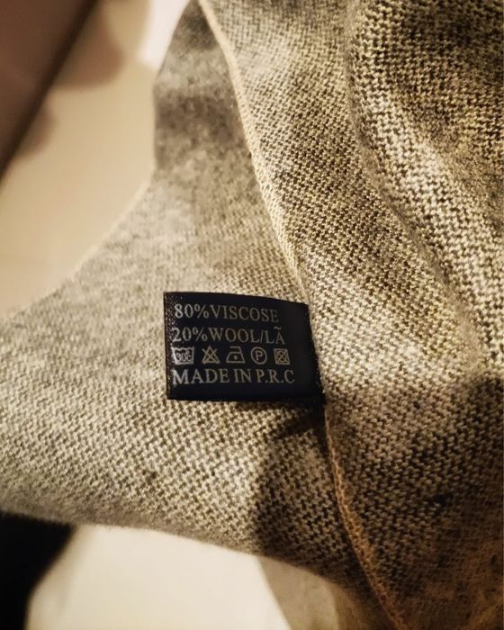 Echarpe sem uso minimalista