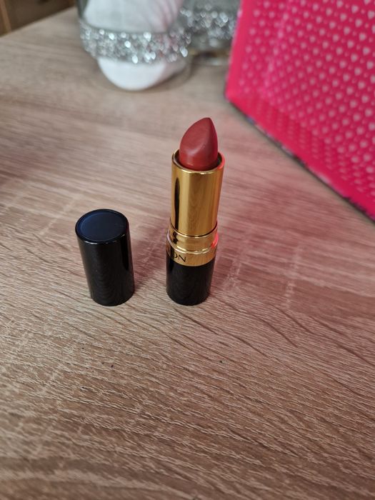 REVLON Pomadka Super Lustrous Rosewine 225