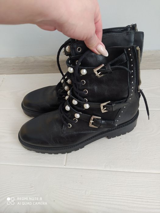 Шкіряні ботінки zara