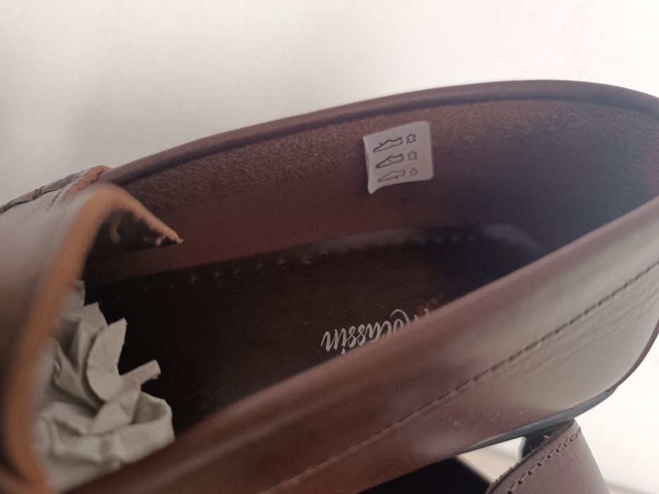 Sapatos Pele, NR 41 Novos