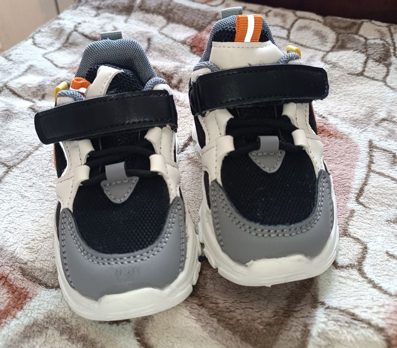 Кроссовки на мальчика