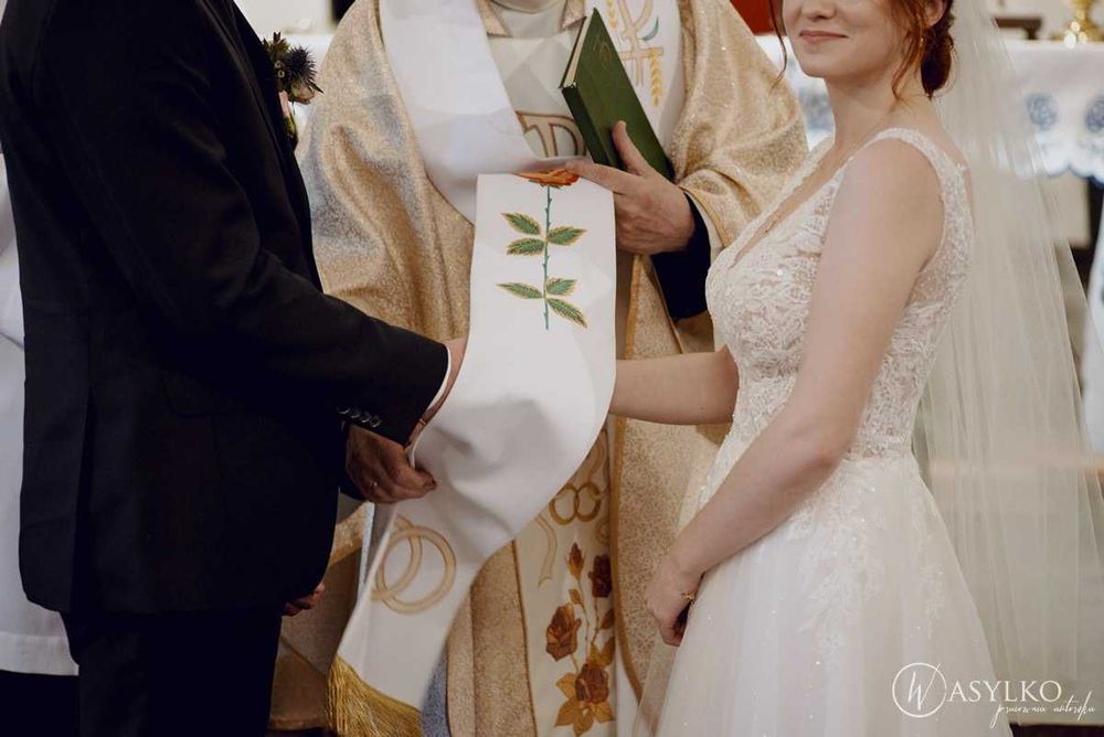 Suknia ślubna mleczna na wzrost 156cm