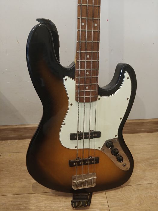 Gitara basowa Coxx