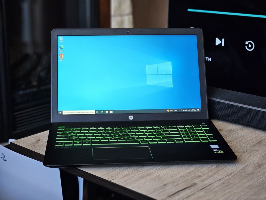 HP Pavillion power 15 Core i5-7300hq  gtx 1050
