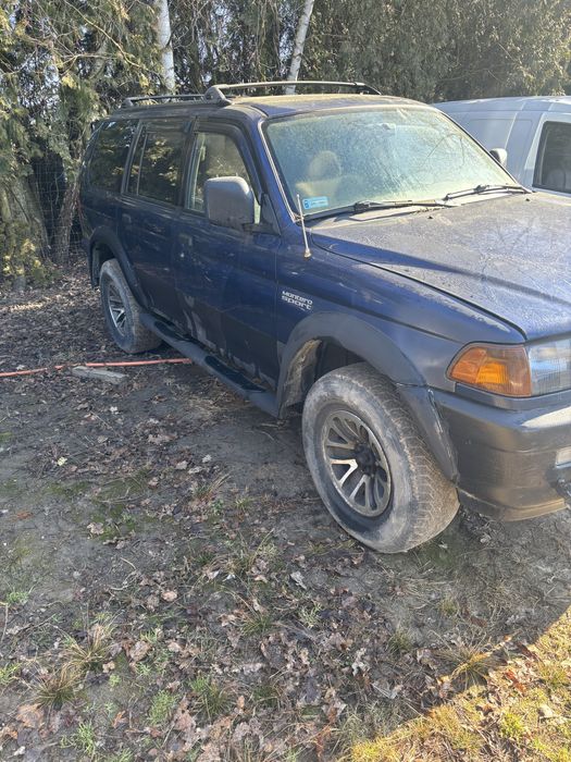 Mitshubishi pajero sport 3.0 b+g