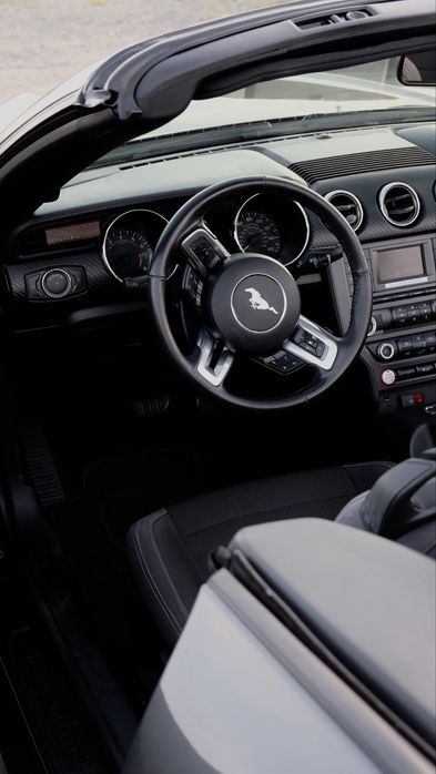 FORD MUSTANG CABRIO 3.7 V6 – WYNAJEM