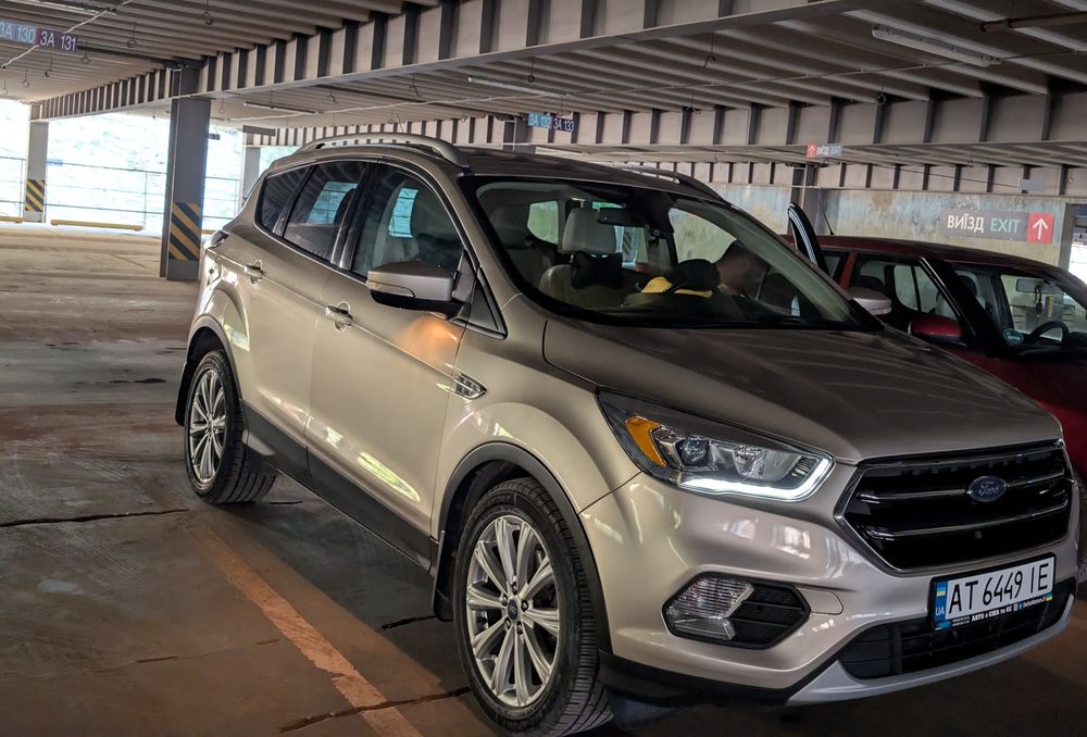 FORD ESCAPE 2017 VIN 1FMCU0JD8HUC77868 фото оголошення 2 з 8