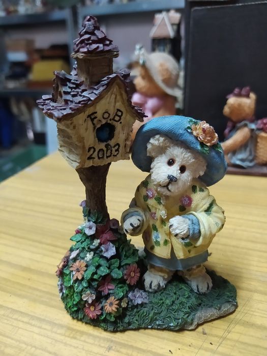 Sygnowana figurka kolekcjonerska