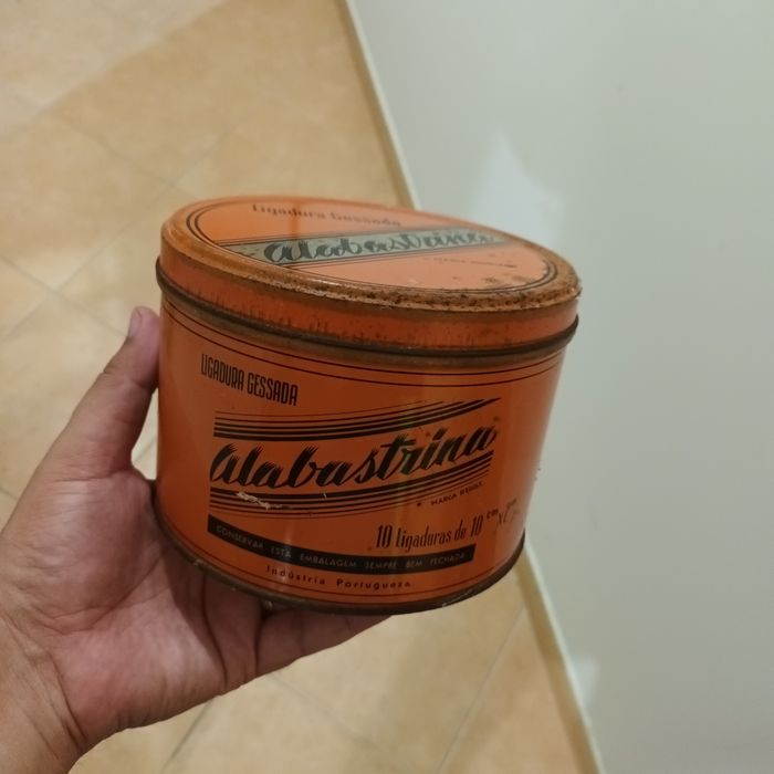 5 latas antigas diversas ver fotos