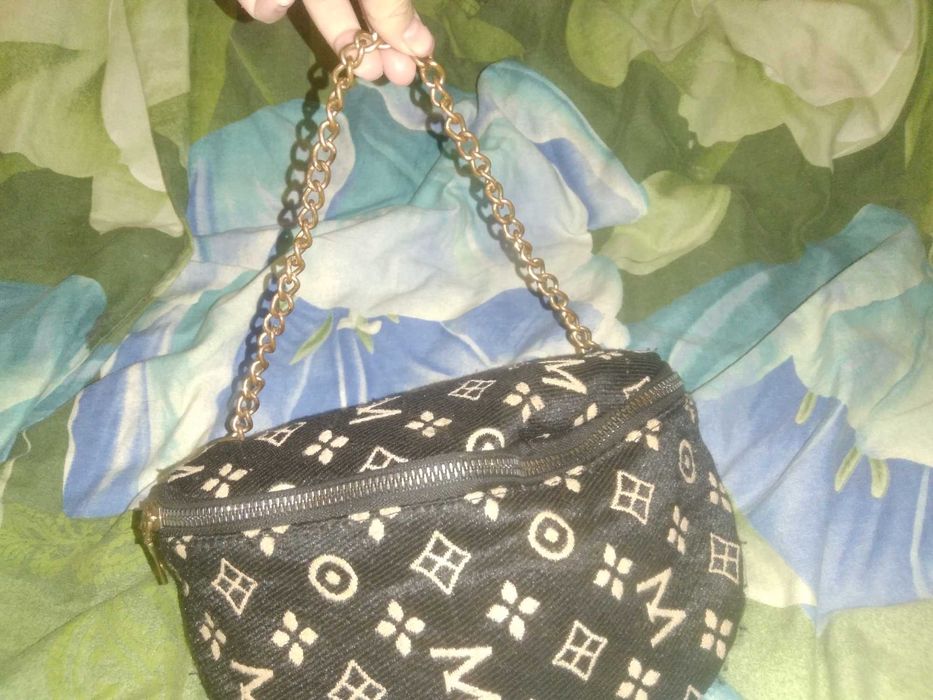 Сумка с цепочкой