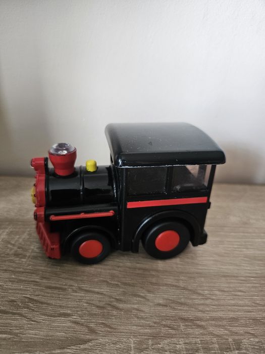 Pociąg na baterie z wagonami ze zwierzątkami+ gratis