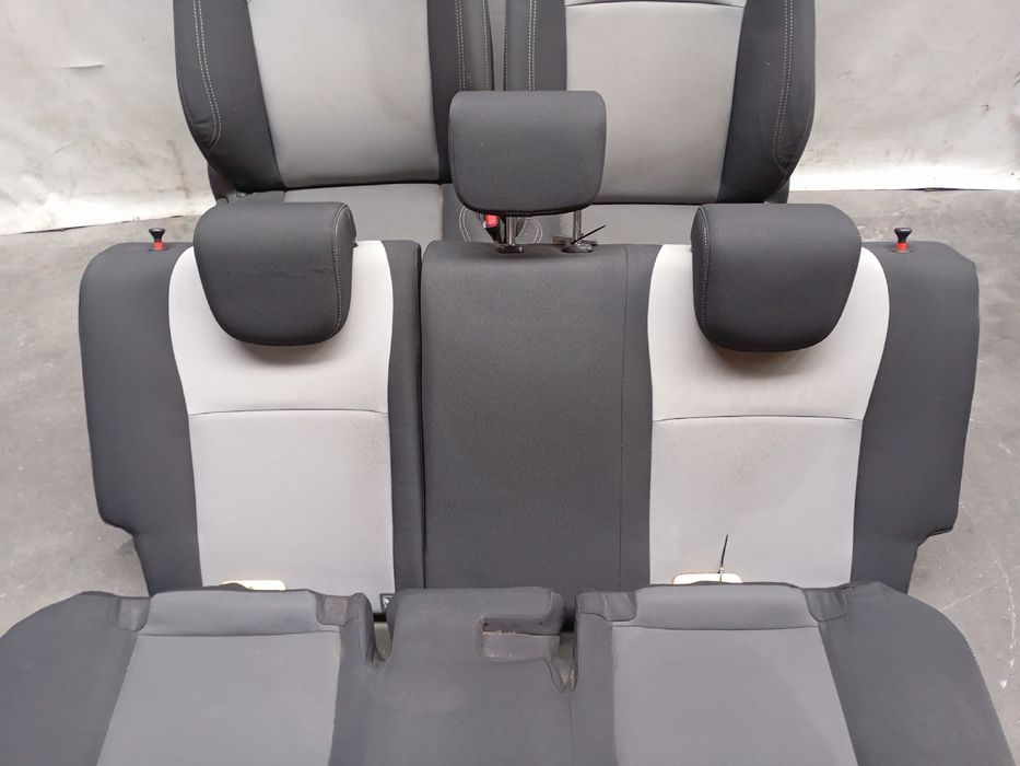 Conjunto de Bancos TOYOTA Yaris (_P13_)