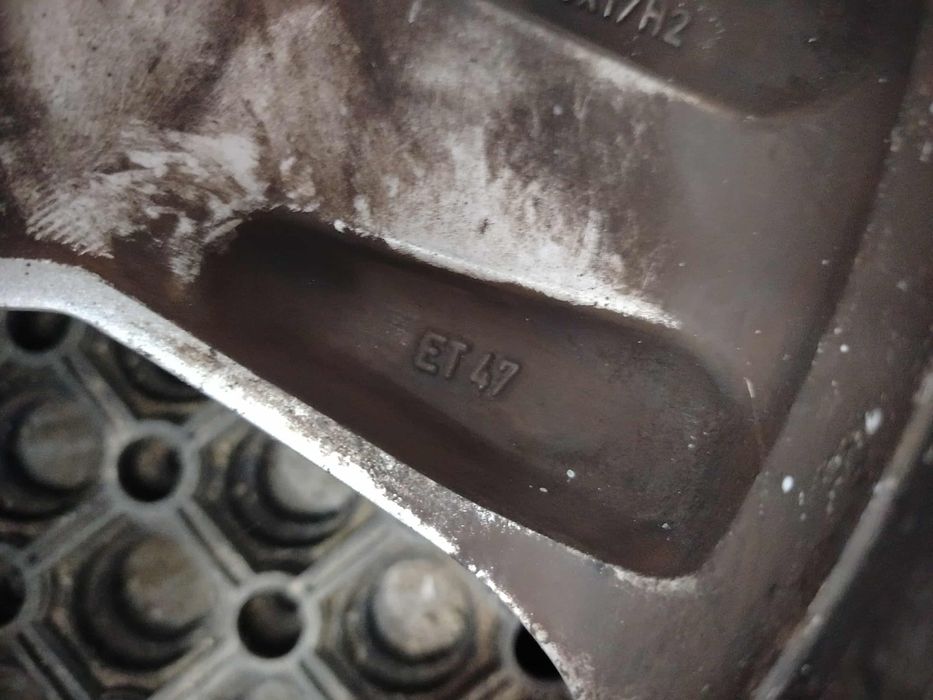 Alufelgi Opel z oponami 17 cali