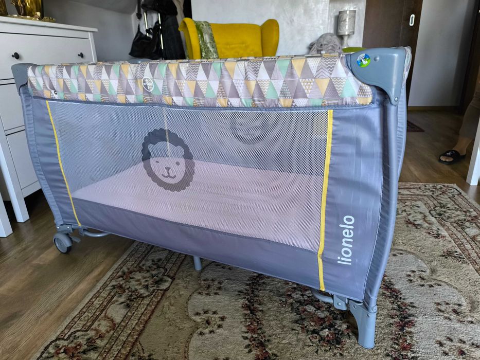 Łóżeczko dziecięce składane LIONELO z materacem