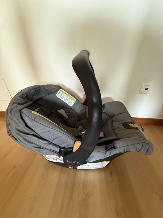 Ovo cadeira chicco bebé com isofix em muito boas condições