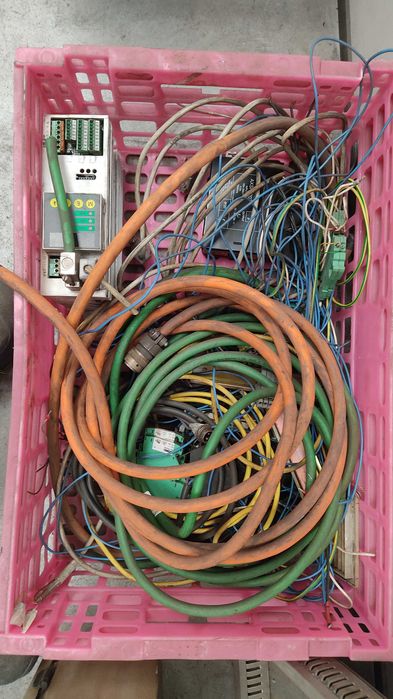 Controlador Sipro siax 200 com 3 servomotores e respetivas drives