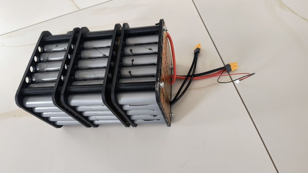 Акумулятор в військовому корпусі для лодки, інвертора. ДБЖ 12В 170Аг