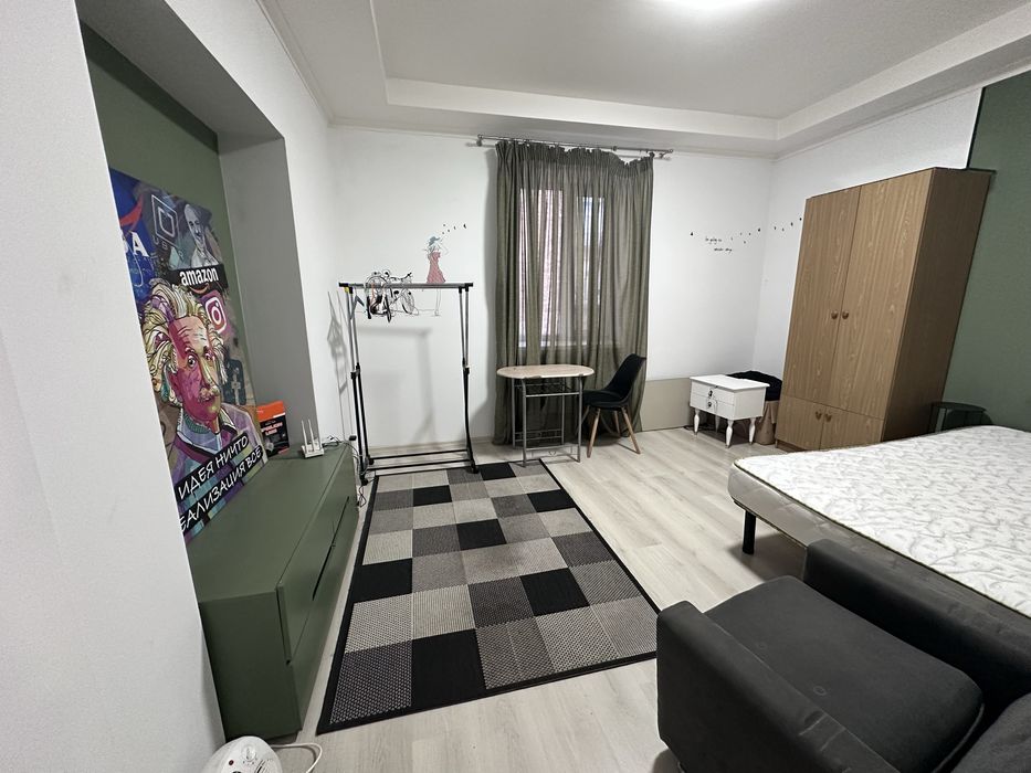 Здається дуже колоритна квартира в самому центрі Ужгорода