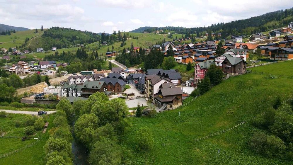 Готельний комплекс в Поляниці