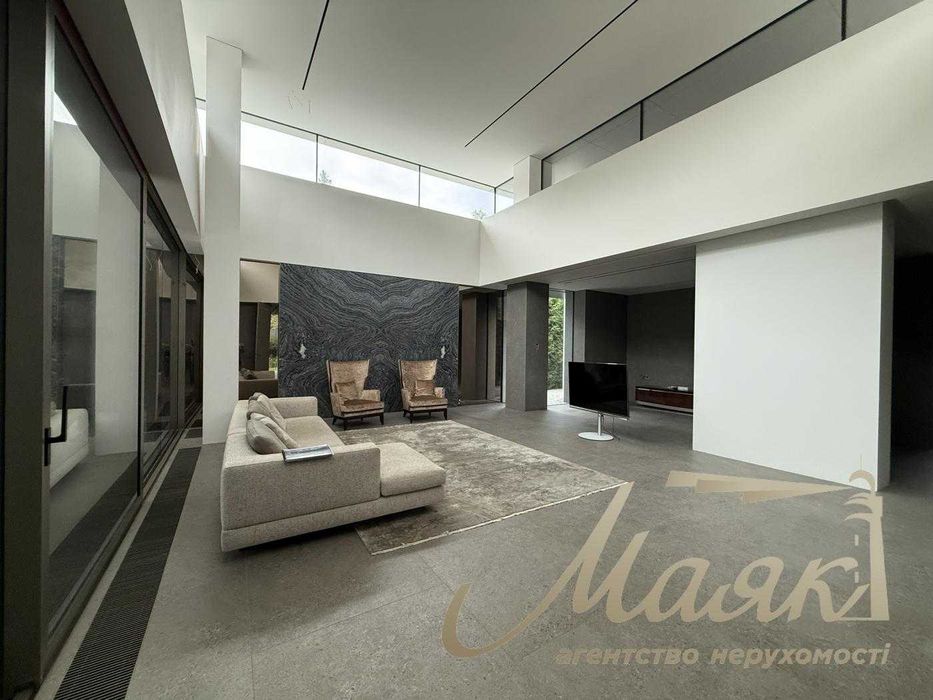 Продажа 1-этажного дома 305 м2, в Плютах