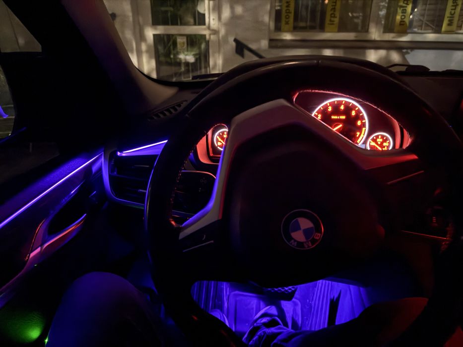 Свіжо пригнана друга машина в сімї BMW X5