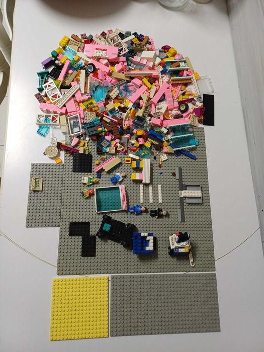 LEGO muitas peças Tem 1.375kg + 2 caixas