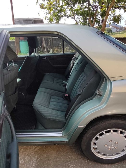 Mercedes-Benz 300E-24V W124