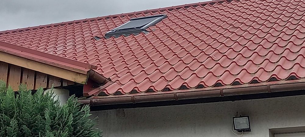 Dekarz Usługi dekarskie Pokrycia dachowe