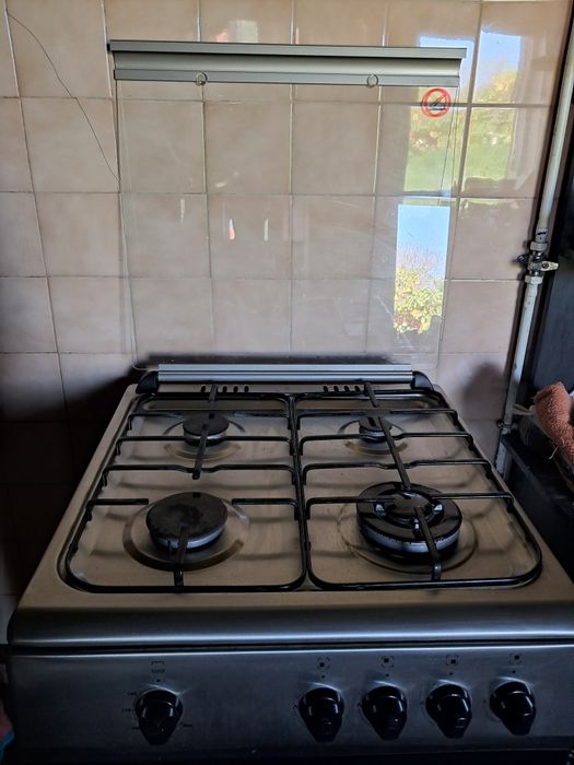 Vendo fogão com forno