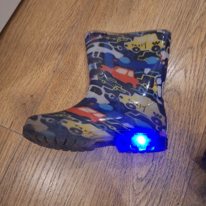 Galochas com luz 27 optimo estado