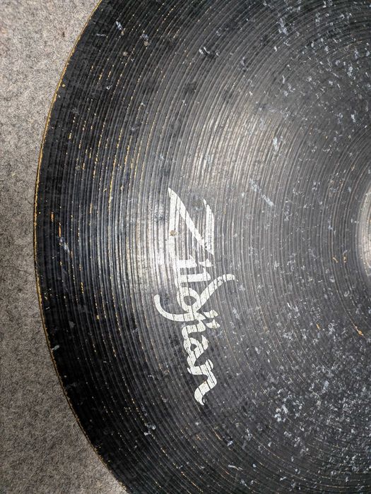 Ride Zildjian Pitch Black' "22 - Prato de bateria