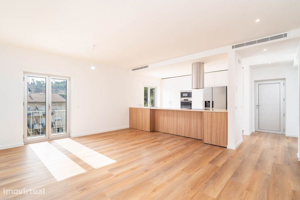 Apartamento T3 com garagem em zona de Antanhol