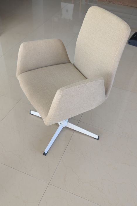 Fotel biurowy Brava beżowy